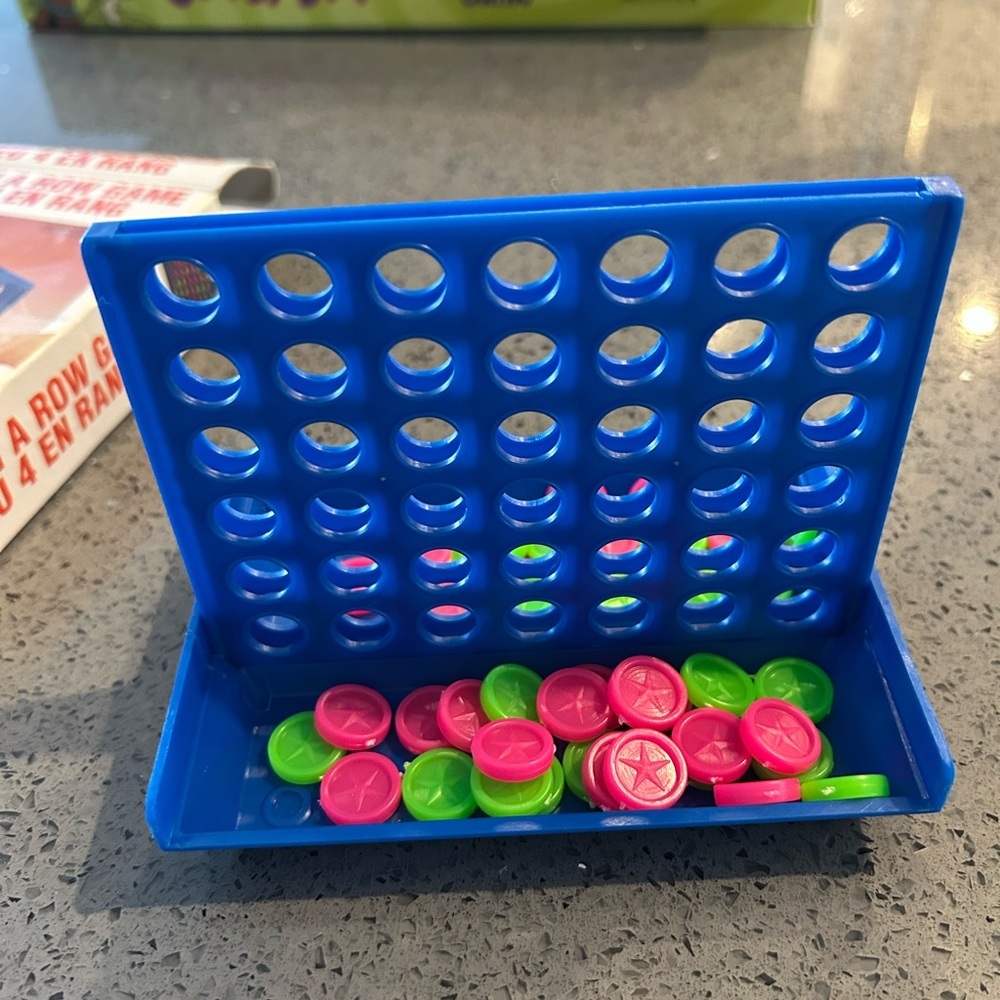 🧡5/$25🧡4 in a Row Game - Blue, Pink, Yellow - Picture 4 of 5